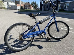 VINTAGE SCHWINN AEROSTAR BMX BIKE - Picture 1 of 14