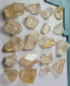 136g Natural Topaz Crystals Lot from Skardu Pakistan 19/ Pieces - Picture 1 of 9