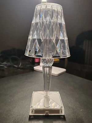 Lampada LED Ricaricabile Multicolore – Effetto Cristallo | Moderno ed Elegante - Immagine 1 di 4