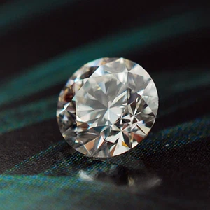 CERTIFIED MOISSANITE LOOSE STONE - ROUND CUT WHITE D COLOUR - SIZES 4 TO 11 MM - Picture 1 of 11