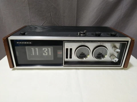 Vintage Panasonic AM/FM Flip Clock Radio 1970's RC-7469 Mid-Century Modern Cover