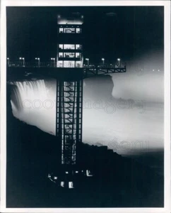 1963 Press Photo Niagara Falls Observation Tower at Night - Picture 1 of 2