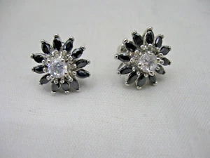 PAIR OF WOMAN'S EARRINGS FOR PIERCED EARS - BLACK BEAD STARBURST - CLEAR CENTER - Picture 1 of 3