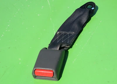 CHEVY METRO 95-96 CONJUNTO HEBILLA CINTURÓN SEGURIDAD TRASERO DERECHO 91173257 OEM GRIS GEO 4 PUERTAS Foto 1 de 4