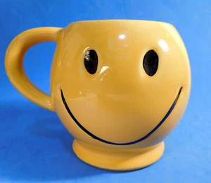 Vintage McCoy Pottery USA Yellow Smiley Face Mug/cup Made In USA 1970's Groovy! - Picture 1 of 7