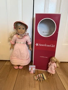 American Girl Caroline mit Meet Outfit Hut Tasche & Box Buch Mini Puppe - Bild 1 von 24