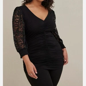 Torrid 3 Super Soft Lace Sleeves V Neck Ruched Front Long Sleeve Top Black NEW - Picture 1 of 10
