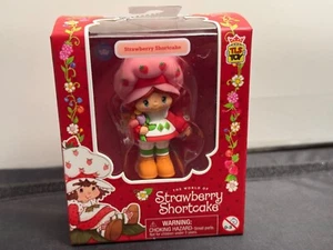 Minifigura Strawberry Shortcake Pascua Primavera CheeBee 2.5" Vacaciones - Imagen 1 de 2