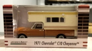 Greenlight 1971 Chevy C10 Cheyenne mit Wohnmobil 1:64 Druckguss Pickup 29838 - Bild 1 von 5