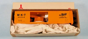 ACCURAIL Katy M-K-T 50' Steel Boxcar 62042 (Yellow) 1/87 HO Scale Model Kit NEW! - Picture 1 of 5
