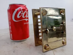 Salvamento arquitectónico de colección latón raro protector de puerta mirilla agujero de bar clandestino - Imagen 1 de 24