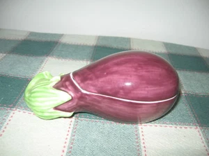 Plato de cerámica estilo mayólica púrpura 2 piezas berenjena sabor condimento Elizabeth Arden - Imagen 1 de 8