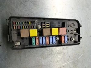 Caja de fusibles diésel Opel Vectra C 2007 13187505 PAV16415 - Imagen 1 de 3