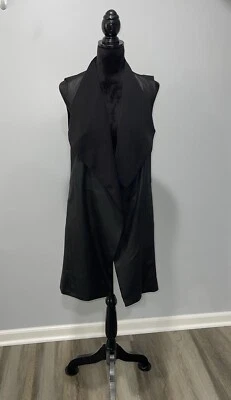Chaleco Largo VINCE Cuero de Cabra Negro Talla Pequeña Cinturón Tela Negra Espalda Foto 1 de 4