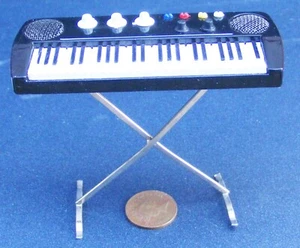 Casa de muñecas llavero moderno sobre soporte escala 1:12 música miniatura 156 tumdee - Imagen 1 de 8