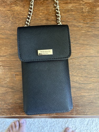 Tracolla telefono Kate Spade New York Spencer North South in pelle nera