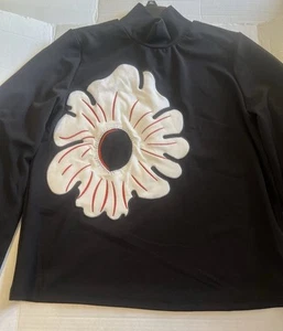 ladies Blouse size small black with large white flower Style we brand NWT - Picture 1 of 18