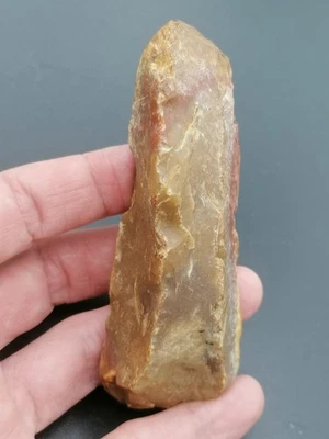 Middle Paleolithic Neanderthal France Mousterian scraper / knife in flint - Image 1 of 4