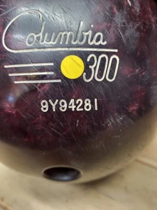 Bola de boliche vintage Columbia 300 puntos amarillos purga 9Y94281 ap 15 lb 8 oz - Imagen 1 de 4