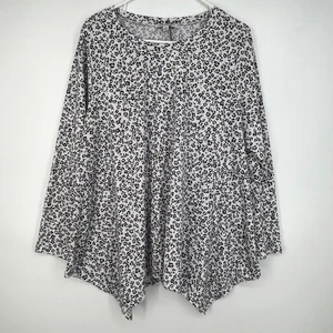 Green Envelope Womens 1X Pullover Knit Top White Black Animal Print Long Sleeves - Picture 1 of 8