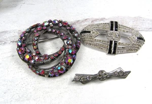Vintage Topf Metall Brosche viel Verschleiß Reparatur klar rot schwarz Strass Florenza - Bild 1 von 7