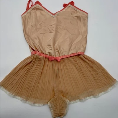 Mameluco Flora Nikrooz Mujer Pequeño Melocotón Plisado Gasa Encaje Ribete Lencería Foto 1 de 4