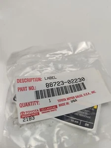 Etiqueta de CA genuina Toyota 88723-02230 - Imagen 1 de 4