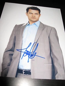 JOSHUA JACKSON SIGNED AUTOGRAPH 8x10 PHOTO FRINGE PROMO SEXY SUIT RARE IN PERSON - Picture 1 of 1