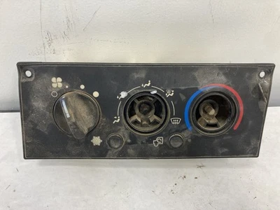 2002-2006 Kenworth W900S Heater A/C Temperature Controls - Used | P/N F2110071 - Image 1 of 4