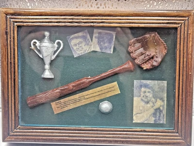 Vitrina de béisbol con Babe Ruth, Ty Cobb, Honus Wagner Foto 1 de 3