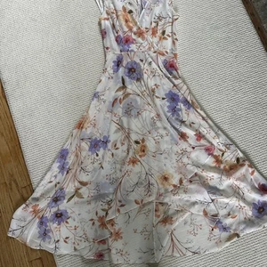 Size 8, Calvin Klein, Sundress Petite Floral White - Picture 1 of 17