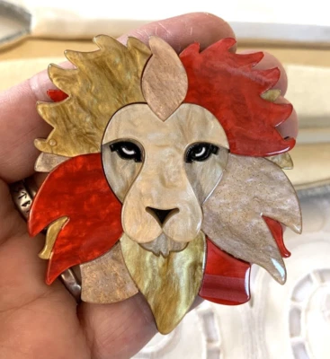 Stunning Large Multicoloured LION'S HEAD Acrylic Brooch - THE LION KING - BN - Image 1 of 4