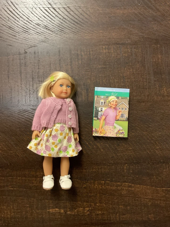 Mini kit muñeca American Girl con libro Foto 1 de 2