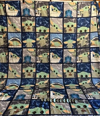 Juego de cortinas y ganchos de ducha Baby Yoda de 70 pulgadas X 72 pulgadas Star Wars para niños Foto 1 de 4