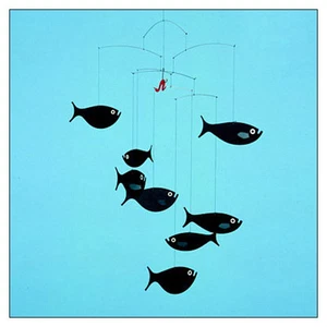 Shoal of Fish Mobile, de Christian Flensted para Flensted Mobiles, 8 peces, 1 gusano - Imagen 1 de 1