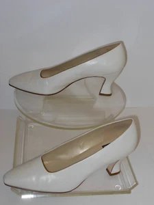 NINE WEST CLASSIC LEATHER PUMPS SIZE 10.5 MEDIUM - Picture 1 of 6