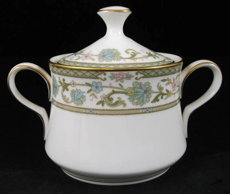 Noritake Sakura Sugar Bowl with Lid 9704 - Image 1 of 1