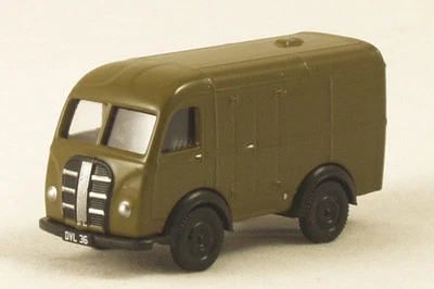 Classix EM76691 Austin K8 Three Way Furgone Verde 1/76 Nuovo Scatola Incl. Pod - Immagine 1 di 4