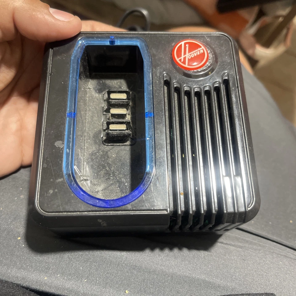 Cargador de batería de aspiradora inalámbrica Hoover Linx BH50005 Foto 1 de 3