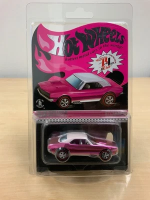 Camaro Monmc 2017 Hot Wheels 17th Nationals RLC Party Car Spectraflame Pink 67 Foto 1 de 4
