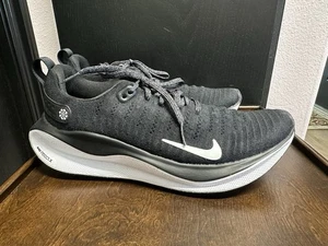 Nike React Infinity Run 4 – schwarz/weiß – DR2670-001 – Damengröße 10 - Bild 1 von 12