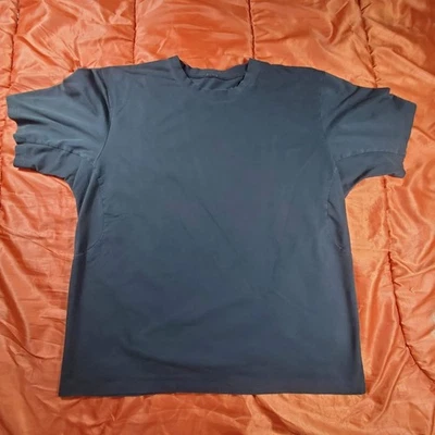 Рубашка с коротким рукавом Lululemon Zeroed коллекция ластовиц подмышки мужская размер большой - Изображение 1 из 4