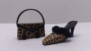 Colección Miniatura Zapatos y Bolso de Mano Avon "Todo Vestido" - Leopardo - Imagen 1 de 6