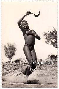 Afrika SCHÖNE NACKTE SCHLANGENTÄNZERIN * Vintage 60s Ethnic Nude PC - Picture 1 of 2
