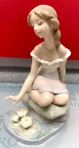 LLADRO Privilege Reflections of Helena 7706 Figurine 6.75" Mint In Original Box - Picture 1 of 6