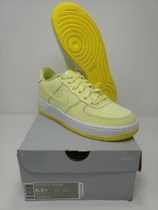 Tenis Casual Nike Air Force 1 07 LV8 NBA Amarillo de Hombre | Innvictus