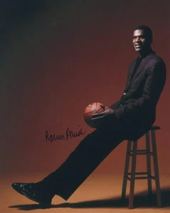ROBERT PARISH SIGNED AUTOGRAPH 8x10 PHOTO - BOSTON CELTICS STAR, THE CHIEF, RARE - Picture 1 of 2