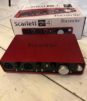 Focusrite Scarlett 2i4 Audio Interface OVP mit Usb Kabel ,wenig benutzt - Bild 1 von 4