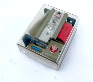 Fireye 70D40 Safety Control Solid State Burner Management - Picture 1 of 3