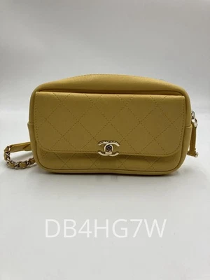 Bolso cinturón Chanel piel de becerro, amarillo con certificado de autenticidad Foto 1 de 4
